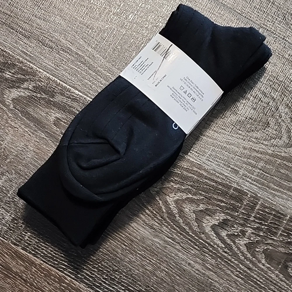 4 pair Calvin Klein ribbed, lightweight crew Socks